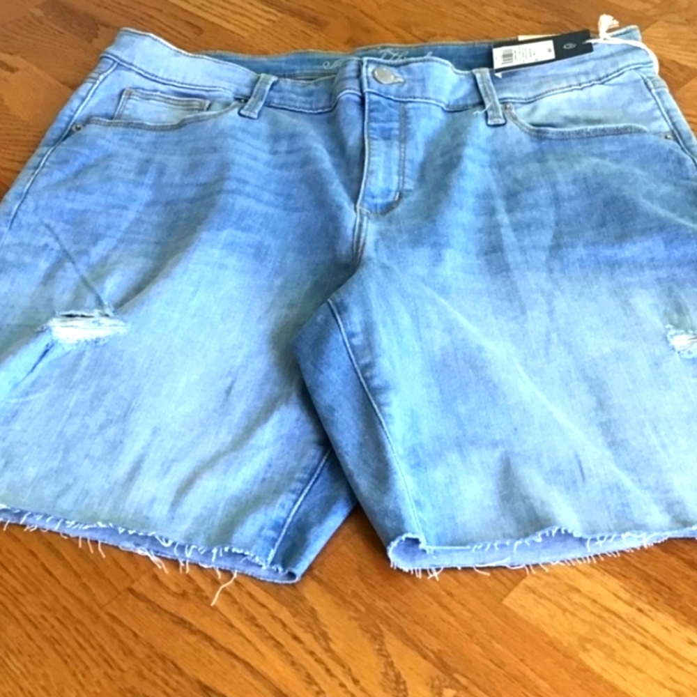 Lightwash Denim Boyfriend Shorts
